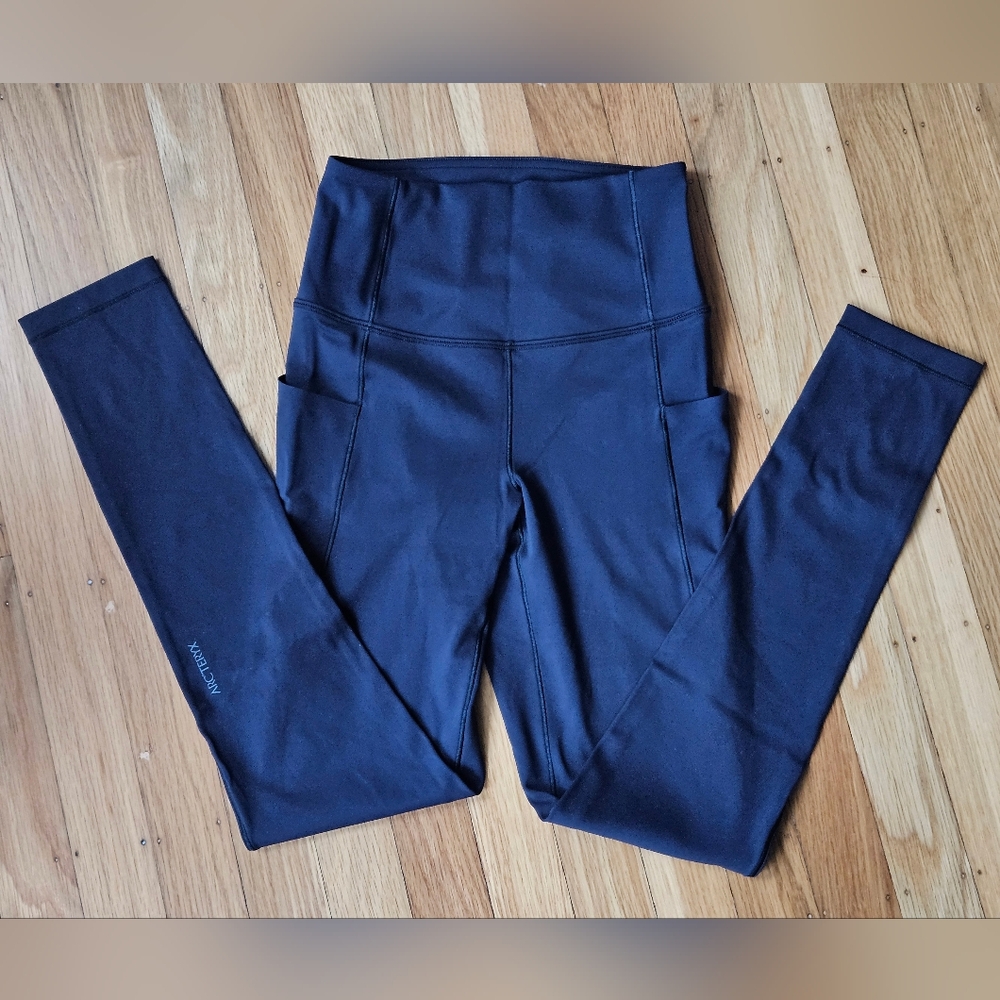 NWOT Arc'teryx Essent HR Leggings in Black Sap Navy Blue Size 26 / 0